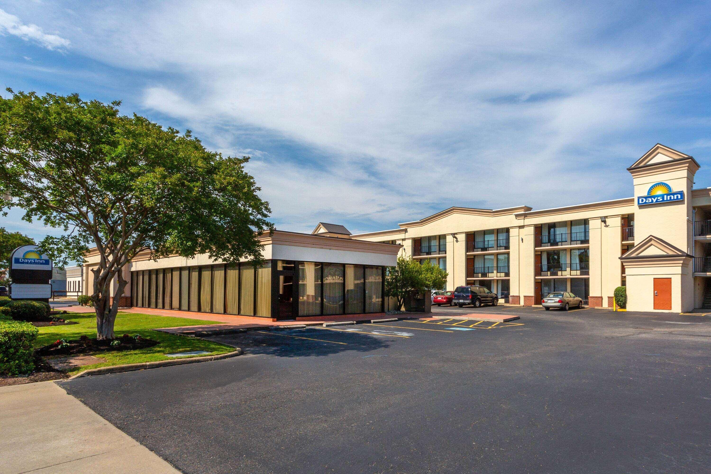 Days Inn By Wyndham Hampton Near Coliseum Convention Center Экстерьер фото